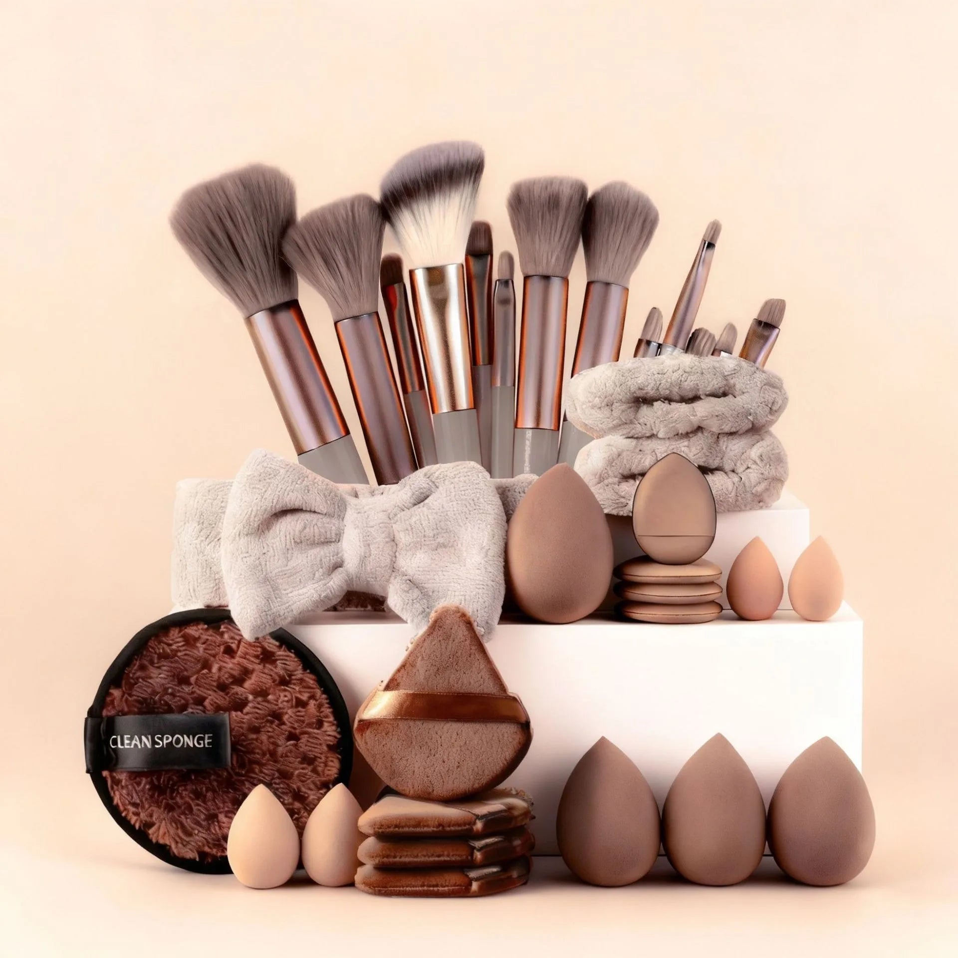 33-piece set: Soft skin-friendly powder puffs, makeup brushes, flocked puffs, water-drop beauty blenders, headbands