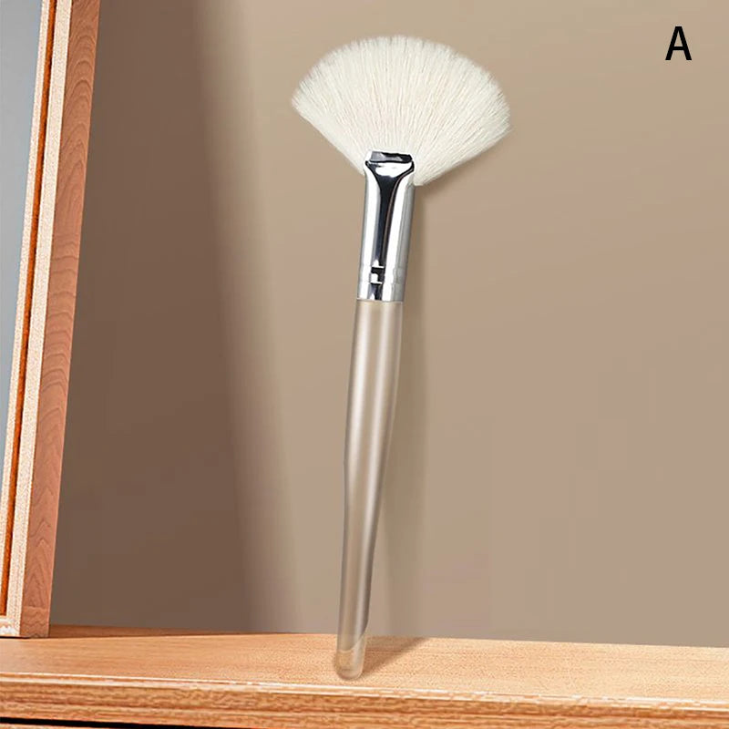 Soft-Bristled Facial Cleansing and Massage Brush – Portable Skincare Tool for Face Washing and Mask Application