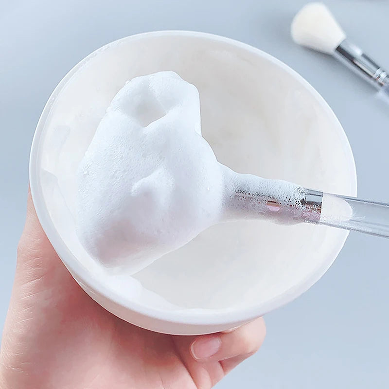 Soft-Bristled Facial Cleansing and Massage Brush – Portable Skincare Tool for Face Washing and Mask Application