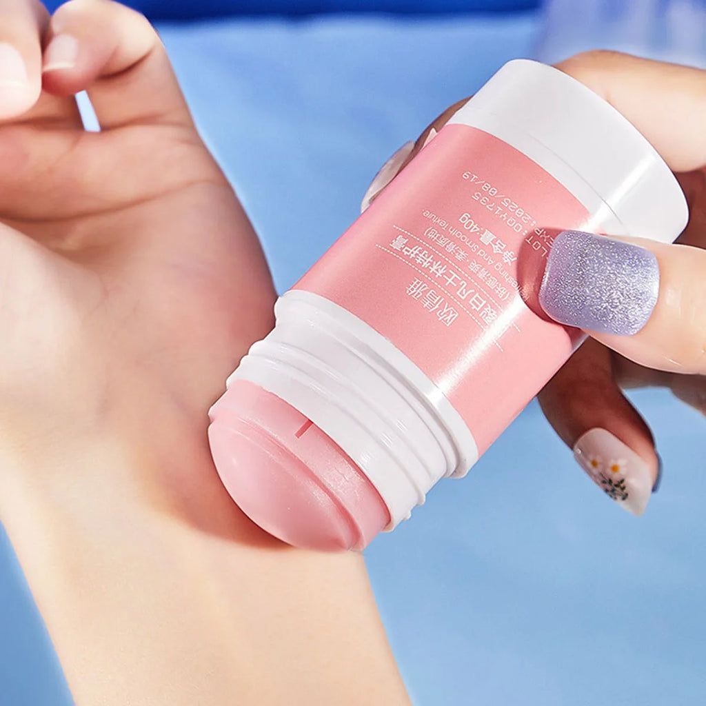 Vaseline peach special care cream moisturizes the body, preventing dryness, cracking, freezing, hand and foot cream