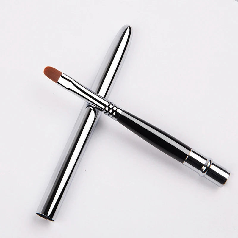 New Portable Retractable Makeup Brush-Eyeshadow Lip Gloss Tool with Adjustable Lips Brush & Protective Cover for Beauty Cosmetic