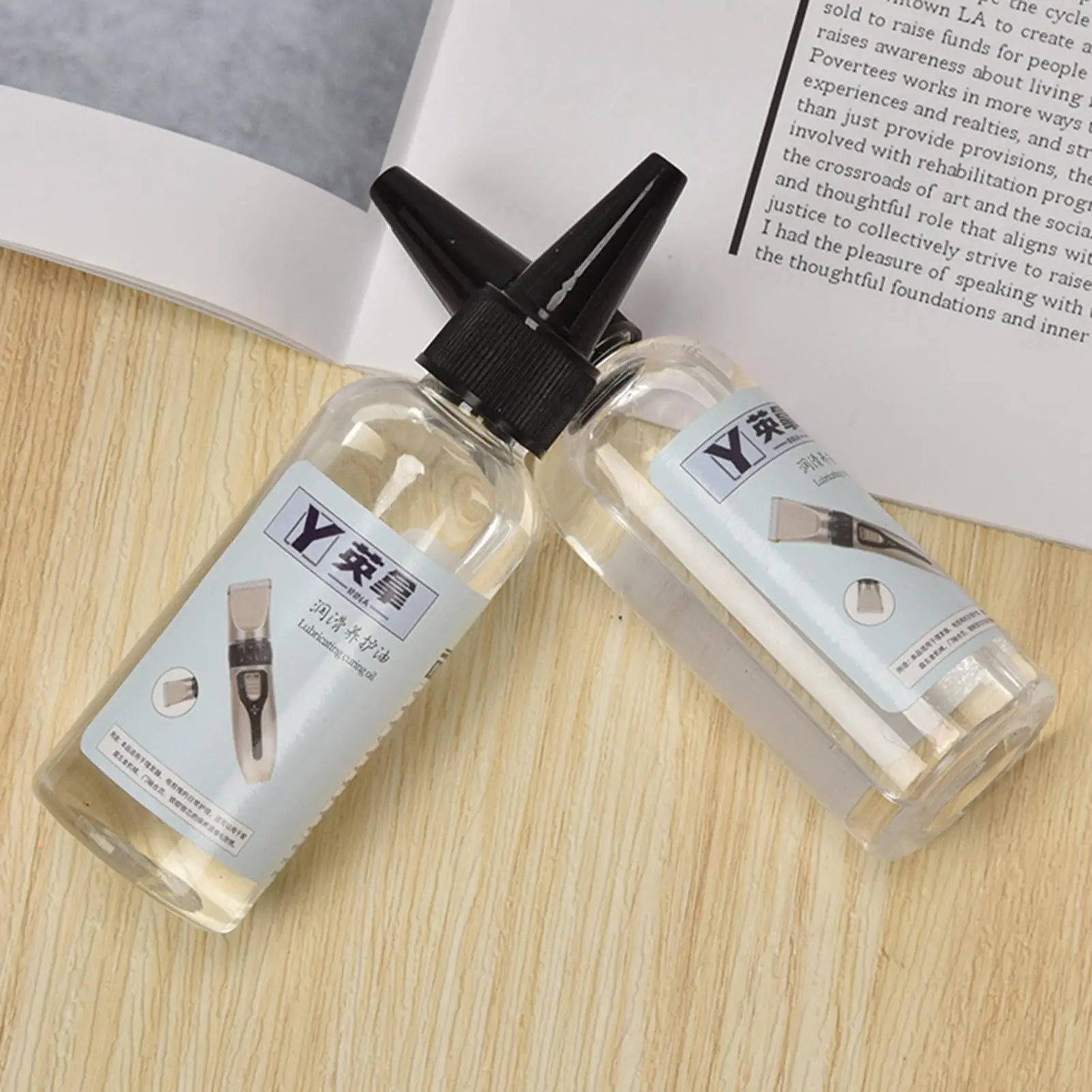 Hair Clipper Oil 60ml Oil for Clippers Hair Clipper Lubricant Oil Reduces Heat and Friction Lubricant for Clippers Trimmers Rust
