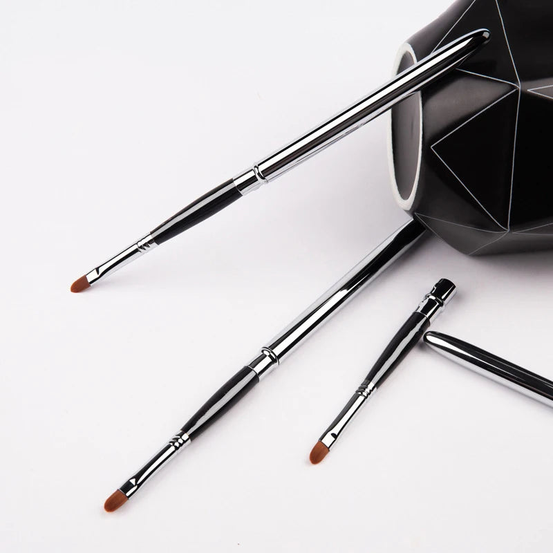 New Portable Retractable Makeup Brush-Eyeshadow Lip Gloss Tool with Adjustable Lips Brush & Protective Cover for Beauty Cosmetic